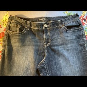 Maurices 22 short jeans